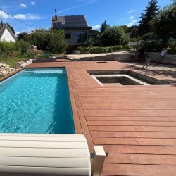 terrasse bambou noisette pose autour piscine